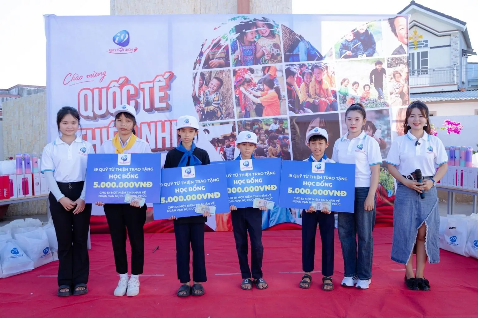 Hình ảnh đại diện cho sứ mệnh và giá trị của Jun88 phiên bản 2, với các biểu tượng về sự tin cậy, an toàn và đổi mới.